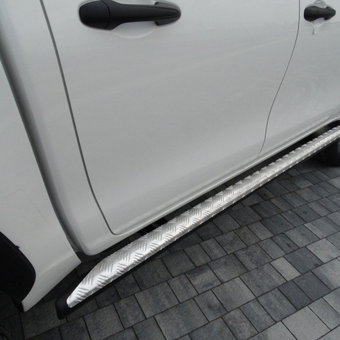 PROGI BOCZNE TOYOTA HILUX REVO